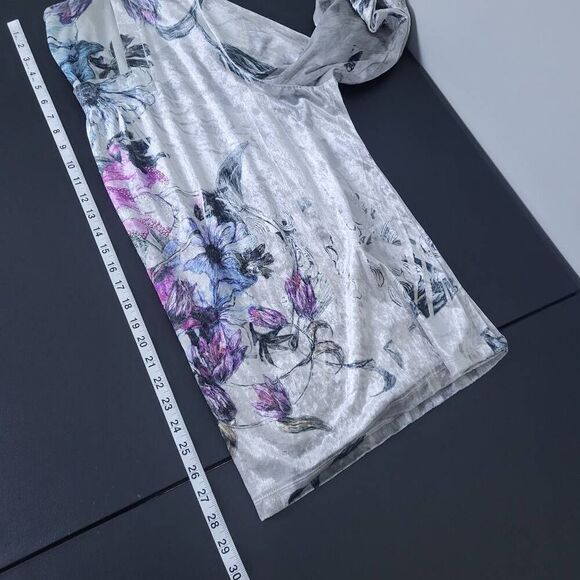 Essentials Womens Floral Velvet Top Size 3X Grey Purple Square Neck Embellished - Picture 6 of 6